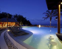 CRR-HRES-Centara_Ras_Fushi_and_Spa_Maldives_Swimming_pool126