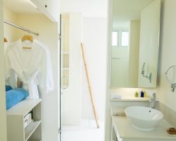 HIRKM-Beach-House-Bathroom-2