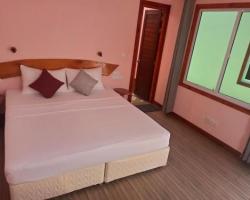 Mamello Beach Club Feridhoo